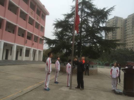 E:\2016上学生处照片\AAE3F8DD-A4D1-403F-8A90-D18064F060CE.JPG